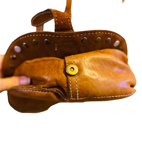 Patricia Nash Tan Crossbody Bag - Picture 3 of 5